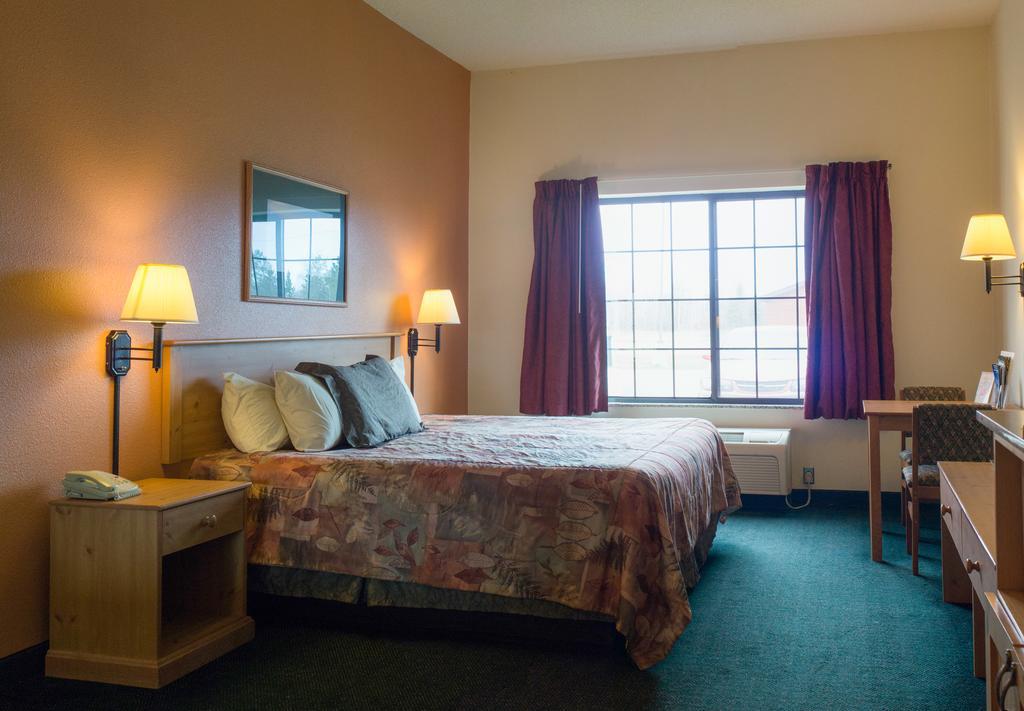 White Oak Inn And Suites Deer River Екстер'єр фото