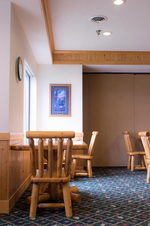 White Oak Inn And Suites Deer River Екстер'єр фото