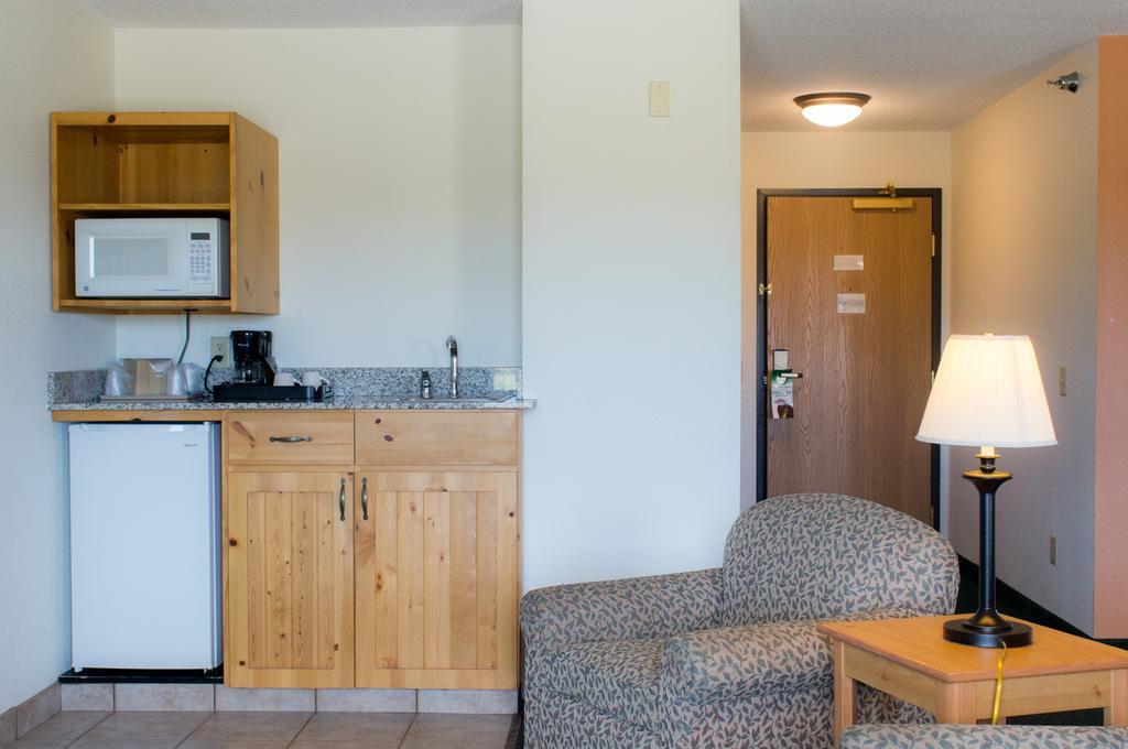 White Oak Inn And Suites Deer River Екстер'єр фото