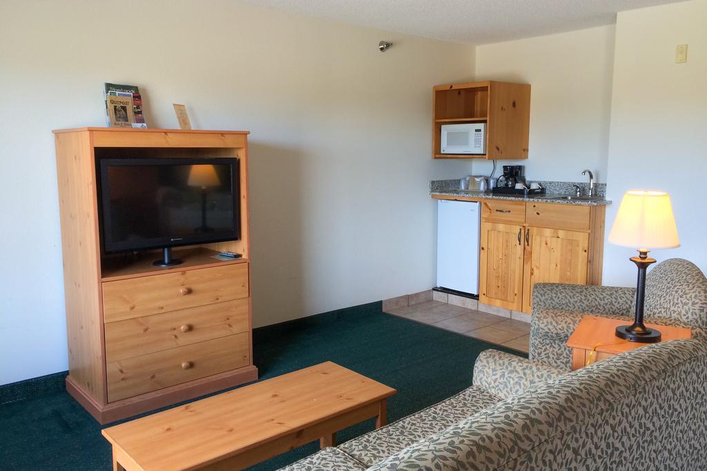 White Oak Inn And Suites Deer River Екстер'єр фото